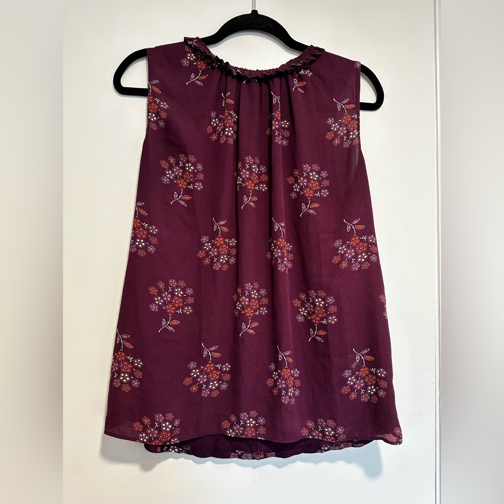 Loft Women's Blouse Medium Plum Purple & Floral Sleeveless Ruffle Collar Blouse.